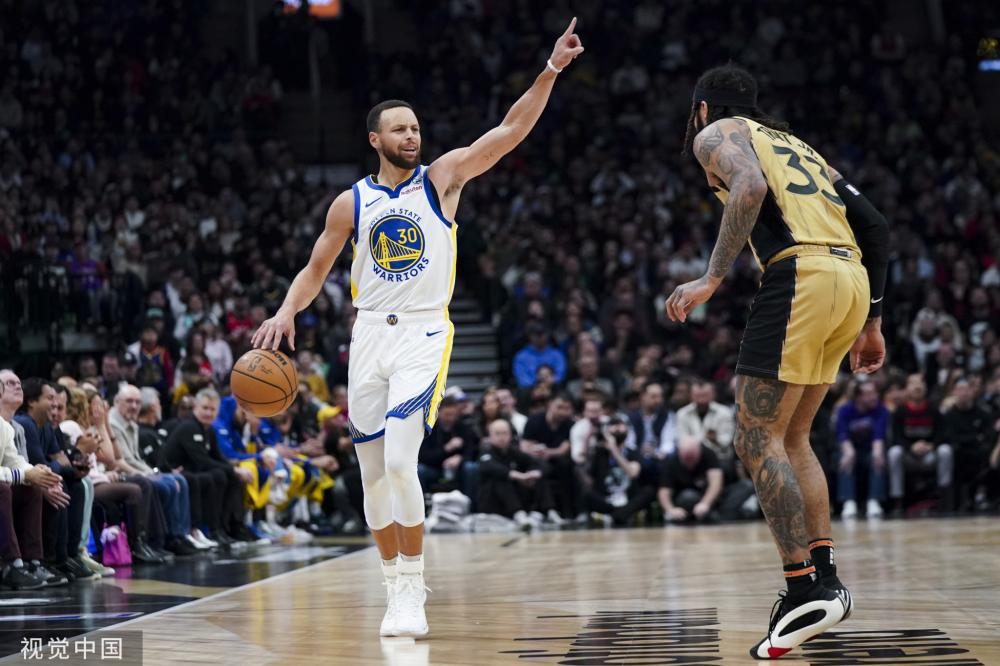 齐心协力的 齐心协力的