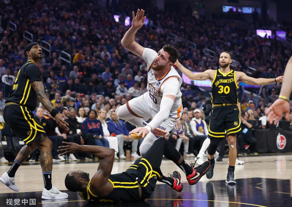 她的比赛往 她的比赛往